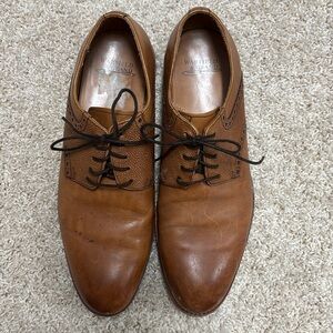 Men’s dress shoes